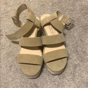 Like NEW Sole Society Wedges